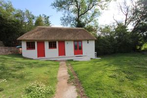 Gallery image of A Boat House in Nottingham Road