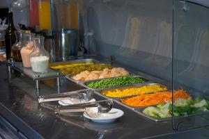 Makanan di atau berdekatan hotel