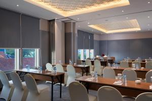 Restoran atau tempat lain untuk makan di BATIQA Hotel Darmo - Surabaya