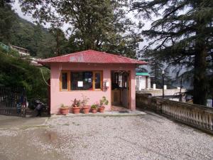 Gallery image of Hotel Raj Mahal(100 metres from Mall road) in Nainital