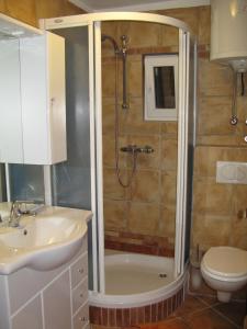 Kúpeľňa v ubytovaní Villa Mala + 37 fotografií