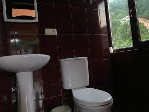 Koupelna v ubytování Temo's Guesthouse