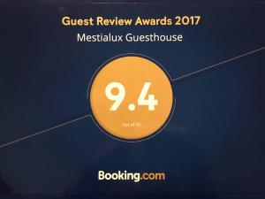 Vottorð, verðlaun, skilti eða annað skjal til sýnis á Mestialux Guesthouse