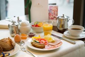 
Breakfast options available to guests at Central-Hotel Kaiserhof
