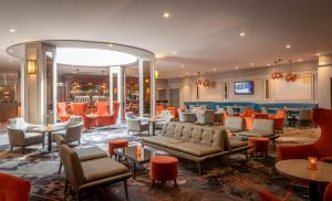 Majoituspaikan Clayton Hotel Ballsbridge baari tai lounge-tila