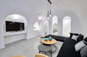 Gallery image of Cave Suite Oia in Oia