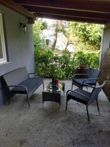 Vonkajšia záhrada v ubytovaní Apartman Tariba