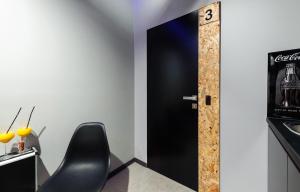 TV a/nebo společenská místnost v ubytování Split Industrial Design Rooms