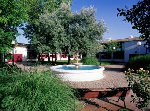 Vonkajšia záhrada v ubytovaní Parador de Albacete