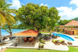 Kolam renang di atau di dekat Sunset Shores Beach Hotel