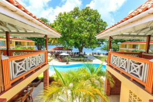 Kolam renang di atau di dekat Sunset Shores Beach Hotel