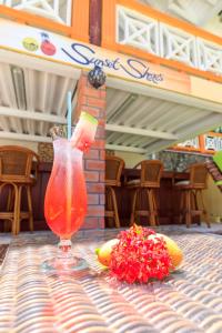 Minuman di Sunset Shores Beach Hotel