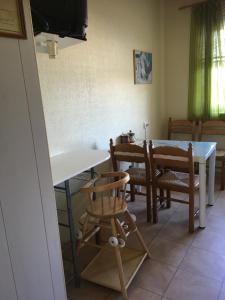 TV a/nebo společenská místnost v ubytování Mustvee Kortermajutus + 9 fotografií