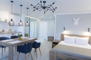 Posteľ alebo postele v izbe v ubytovaní Studio Suite near Lake with Jacuzzi