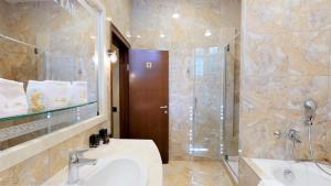 Vannituba majutusasutuses Historic Boutique Hotel Cattaro