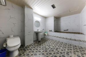 Ένα μπάνιο στο Kyungha Spa Hotel