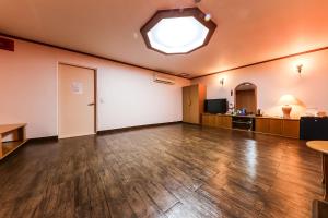 Μια τηλεόραση ή/και κέντρο ψυχαγωγίας στο Kyungha Spa Hotel