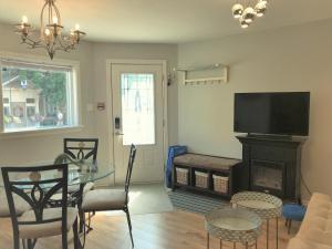 Gallery image of Carleton Place DownTown Bridge Street Two Bedroom Apartment Retreat in Carleton Place