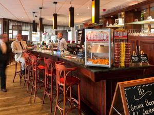 Setustofa eða bar á ibis Hotel Brussels Expo Atomium