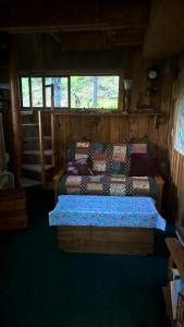 Gallery image of Tree House Tranquil-A-Tree in White Salmon