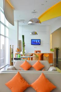 Posezení v ubytování HARRIS Hotel & Convention Festival Citylink Bandung