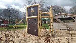 Billund Farm Holiday的儿童游玩区
