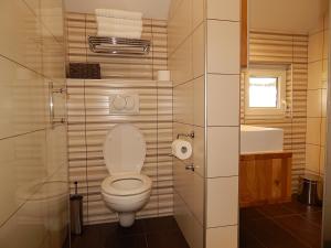 Kúpeľňa v ubytovaní Studio apartman Lakasa + 13 fotografií