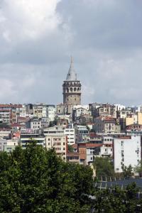 فندق ماربالاس في إسطنبول: اطلاله على مدينه برج ساعه