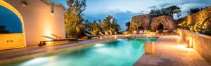 The swimming pool at or close to Casale Donna Rosa