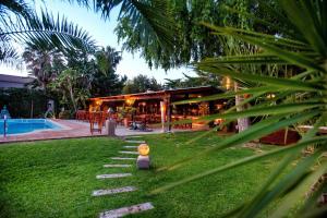 Bazén v ubytování Chillout Hotel Tres Mares nebo v jeho okolí