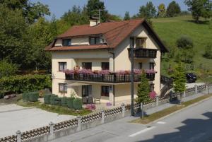 Budova, v ktorej sa ubytovanie bed & breakfast nachádza
