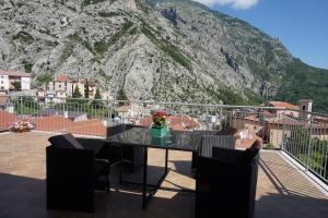 Nespecifikovaný výhled na hory nebo výhled na hory při pohledu z aparthotelu