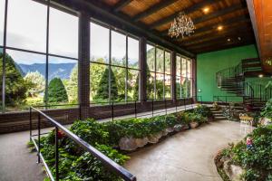 Gallery image of Three Valley Lake Chateau in Revelstoke