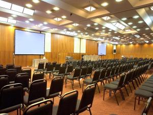 Área de negócios e/ou sala de conferências em Mercure Belo Horizonte Lourdes mais 37 fotos