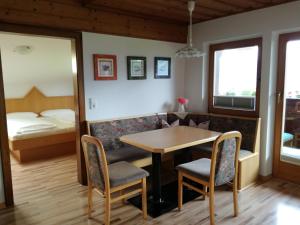 Postel nebo postele na pokoji v ubytování Haus Salzachblick