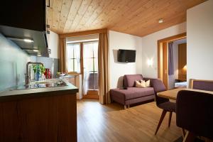 Kuchyň nebo kuchyňský kout v ubytování Landhaus Strolz