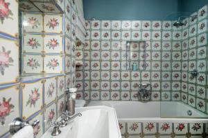 A bathroom at Casa Marta Capri
