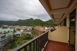 Un balcon sau o terasă la Saparis Hotel