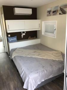 Кровать или кровати в номере Hausboot Harmonie