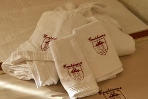 Fotografie z fotogalerie ubytování Hotel Restaurant Emblema v destinaci Petrelë