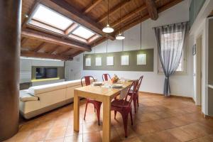 Postel nebo postele na pokoji v ubytování Alkimia Smart Rooms