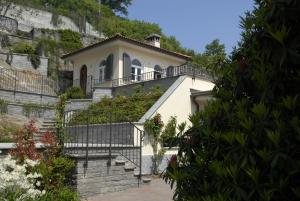 The building in which a panziókat is located