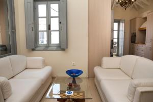 Uma área de estar em villa aneme Spetses