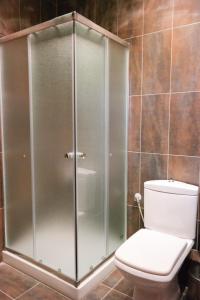 A bathroom at Cottage House in Traditional Greek Village Még 10 kép