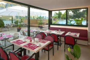 Bassein majutusasutuses Hotel Campione või selle lähedal