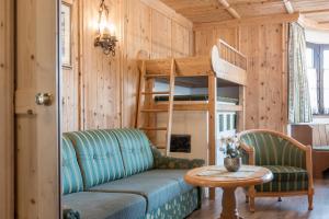 Posezení v ubytování Das Kaltschmid - Familotel Tirol + 37 fotografií