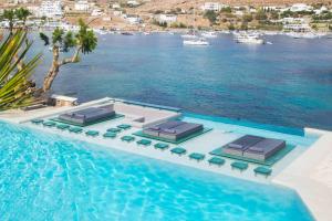 A piscina localizada em Kivotos Mykonos - Preferred Hotels & Resorts ou nos arredores