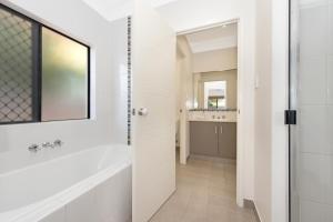 Foto dalla galleria di 3 bedroom central home a Townsville