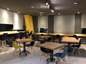 Posezení v ubytování ibis budget Surabaya Diponegoro