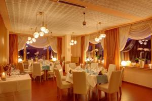 Restoran ili drugo mesto za obedovanje u objektu Hotel-Restaurant Sonnenhof